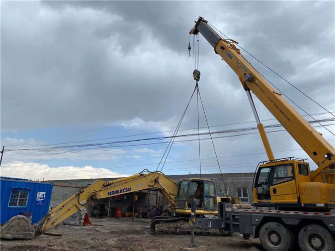 新源县25吨吊车的工作半径是多少？