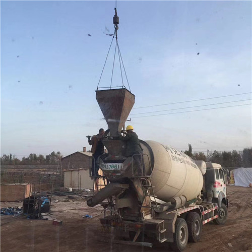 新源县“精准瞄准”—— 吊车的 “定位导航” 技术